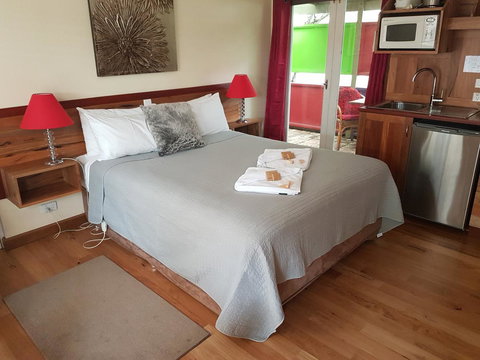 Adamsons Riverside Accommodation - Tourism TAS 30