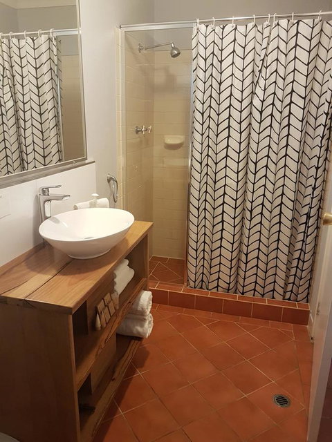 Adamsons Riverside Accommodation - Tourism TAS 16