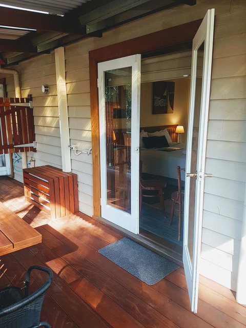 Adamsons Riverside Accommodation - Tourism TAS 21