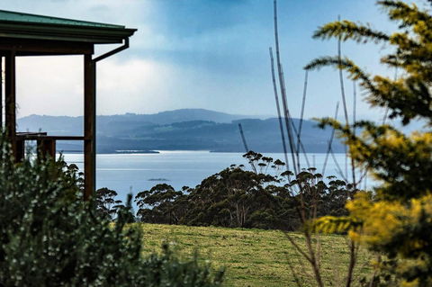 Celestine Retreat - Hobart Tourism 1
