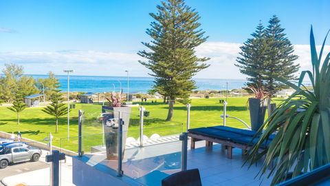 Mullaloo Beach Hotels & Apartments - Hobart Tourism 6