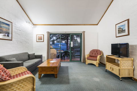 Cottesloe Beach Chalets - Hobart Tourism 33