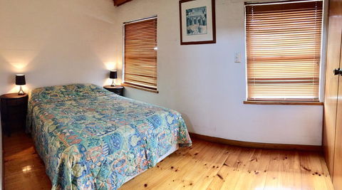 Cottesloe Beach Chalets - Hobart Tourism 7