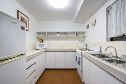 Cottesloe Beach Chalets - Hobart Tourism 41
