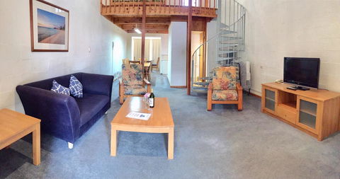 Cottesloe Beach Chalets - Hobart Tourism 20