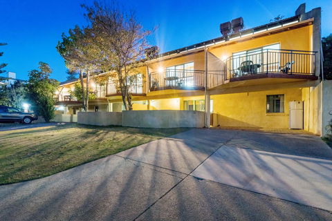 Cottesloe Beach Chalets - Hobart Tourism 2