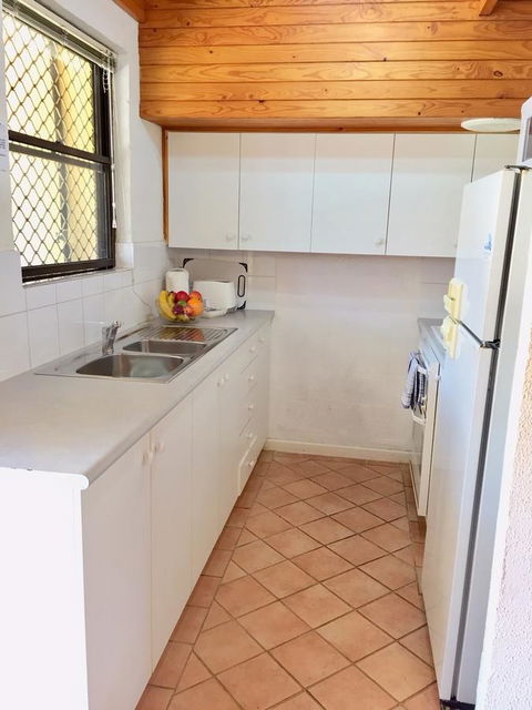 Cottesloe Beach Chalets - Hobart Tourism 44
