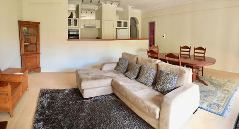 Cottesloe Beach Chalets - Hobart Tourism 24