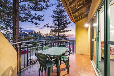 Cottesloe Beach Chalets - Hobart Tourism 26