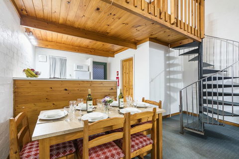 Cottesloe Beach Chalets - Hobart Tourism 29