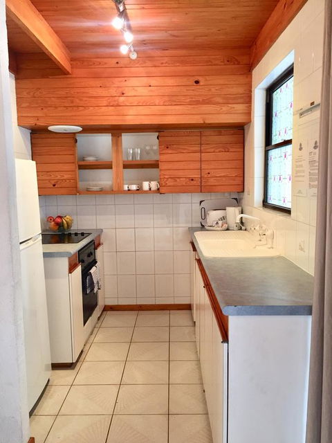 Cottesloe Beach Chalets - Hobart Tourism 21