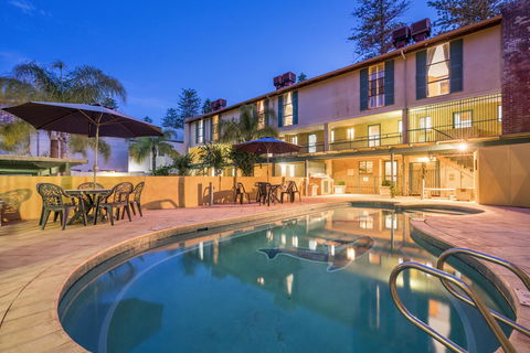 Cottesloe Beach Chalets - Hobart Tourism 0