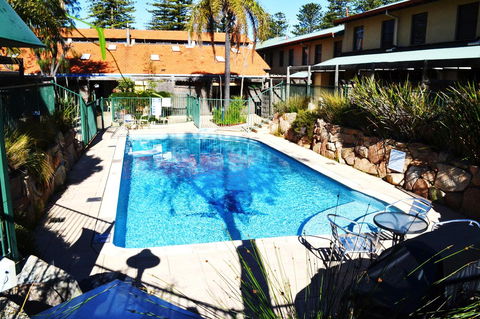 Cottesloe Beach Chalets - Hobart Tourism 19