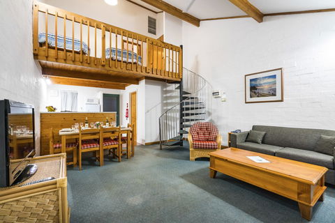 Cottesloe Beach Chalets - Hobart Tourism 32