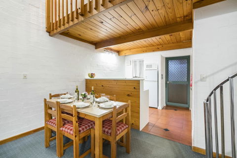 Cottesloe Beach Chalets - Hobart Tourism 31