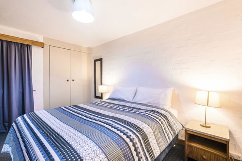 Cottesloe Beach Chalets - Hobart Tourism 28