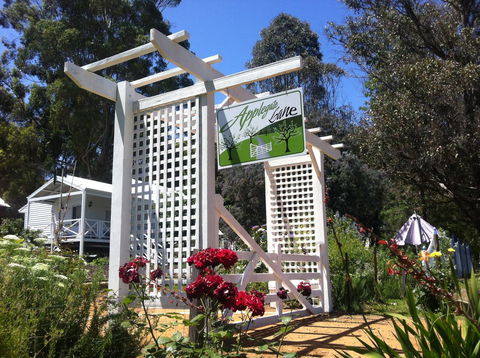 Applegate Lane Chalet - Tourism TAS 14