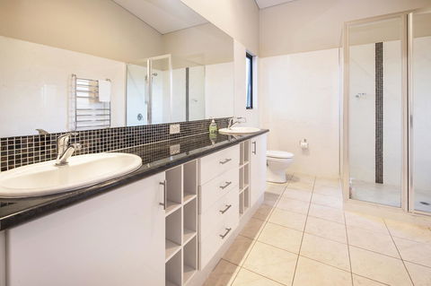 12/26 Yallingup Beach Road - Hobart Tourism 10