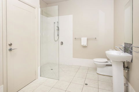 12/26 Yallingup Beach Road - Hobart Tourism 11