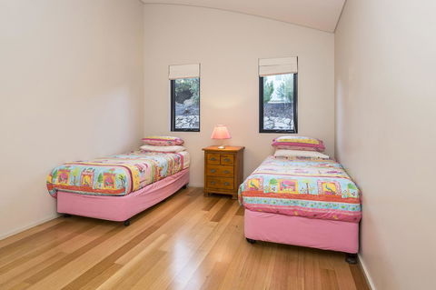 12/26 Yallingup Beach Road - Hobart Tourism 8