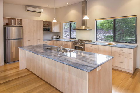 12/26 Yallingup Beach Road - Hobart Tourism 3