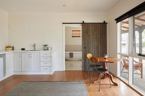 Margaret River Retreat - Hobart Tourism 15