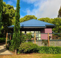 Waterfall Cottages - Hobart Tourism