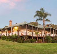 The Farmhouse - Hobart Tourism