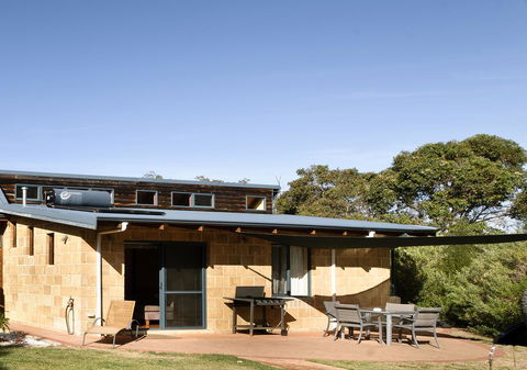Aiyana Retreat - Hobart Tourism 6