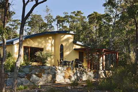 Aiyana Retreat - Hobart Tourism 0