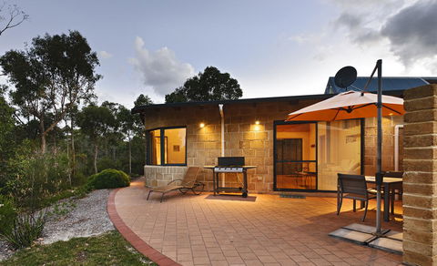Aiyana Retreat - Hobart Tourism 5
