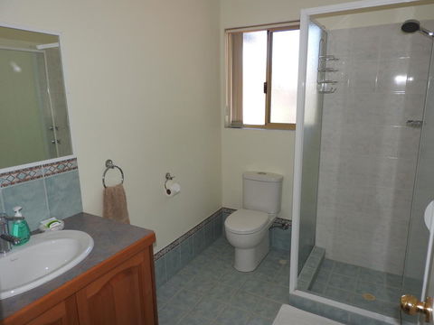 The Royal Dolphin Bed & Breakfast Safety Bay - Hobart Tourism 17