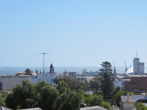 Studio 305 - Tourism TAS 11