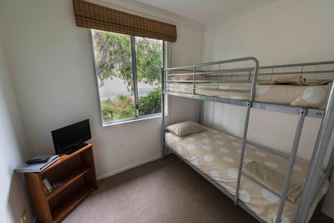 Peppy Beach Ocean Views - Hobart Tourism 13