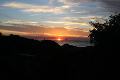 Peppy Beach Ocean Views - Hobart Tourism 11