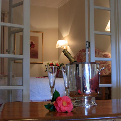Two Sisters Chalets - Tourism TAS 26