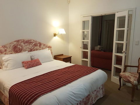 Two Sisters Chalets - Tourism TAS 8