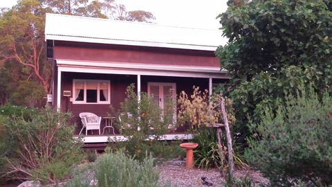 Di's Cabin In Dwellingup - Hobart Tourism 5
