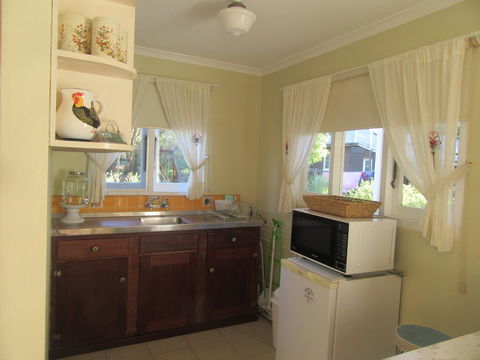 Di's Cabin In Dwellingup - Hobart Tourism 18