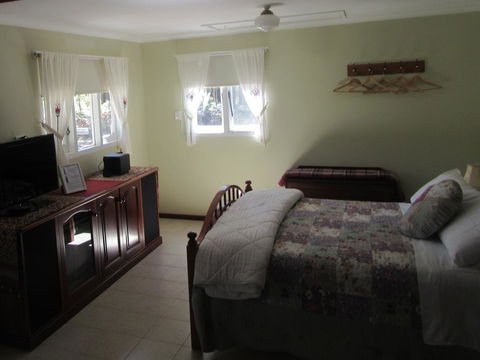 Di's Cabin In Dwellingup - Hobart Tourism 10
