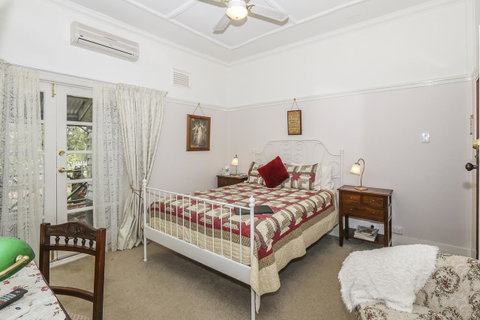 Rosebridge House Bed & Breakfast Adult Retreat - Tourism TAS 24