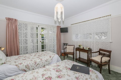 Rosebridge House Bed & Breakfast Adult Retreat - Tourism TAS 18