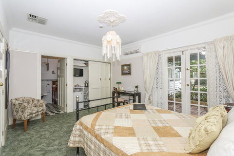 Rosebridge House Bed & Breakfast Adult Retreat - Tourism TAS 13