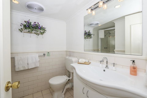 Rosebridge House Bed & Breakfast Adult Retreat - Tourism TAS 6