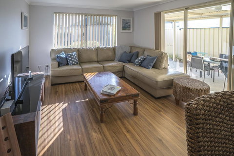 Indoyo Retreat - Tourism TAS 3