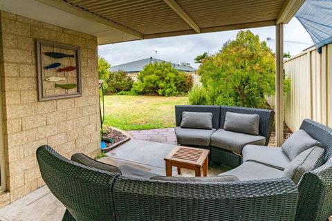 Indoyo Retreat - Tourism TAS 13