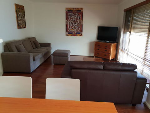Ocean View Villas - 2 Bedroom Villa In Quiet Complex - Hobart Tourism 3