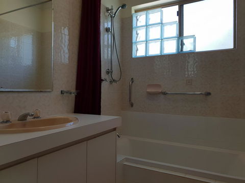 Ocean View Villas - 2 Bedroom Villa In Quiet Complex - Hobart Tourism 5