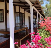 Daisy Cottage - Hobart Tourism