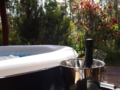Jarrah Grove Forest Retreat - Tourism TAS 10